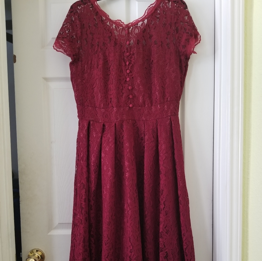 Lace dress only wore it fo Christmas